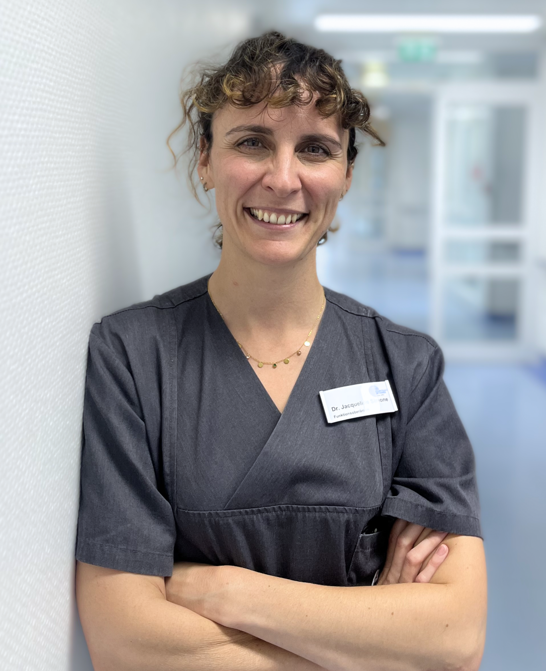 Dr. med. Jacqueline Simone